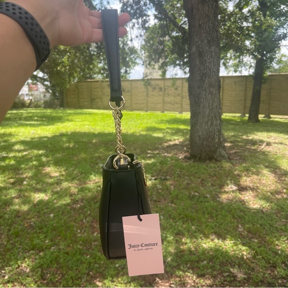 New Juicy Couture Shoulder Bag
Liquorice Be Classic II Shoulder Bag
New - Picture 4 of 13